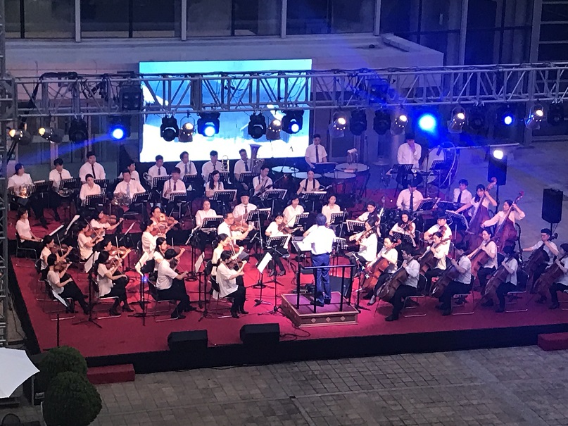 야외 돗자리 콘서트