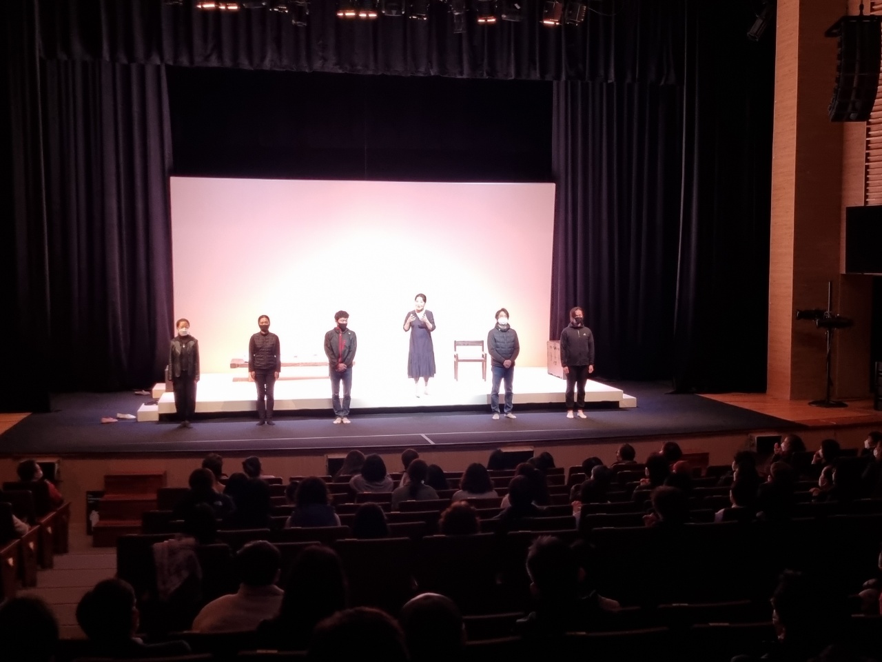 김성녀의 모노드라마뮤지컬 <벽 속의 요정>3